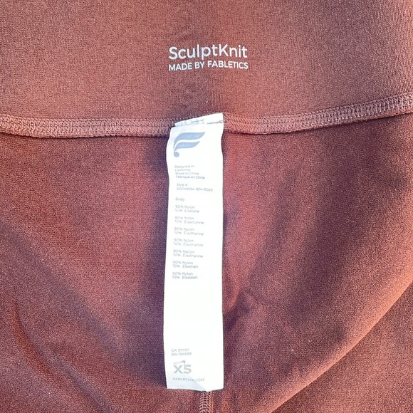 Fabletics bike shorts - Picture 3 of 3